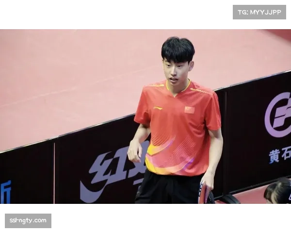世青赛U19男单32强战，李和宸逆转晋级下一轮