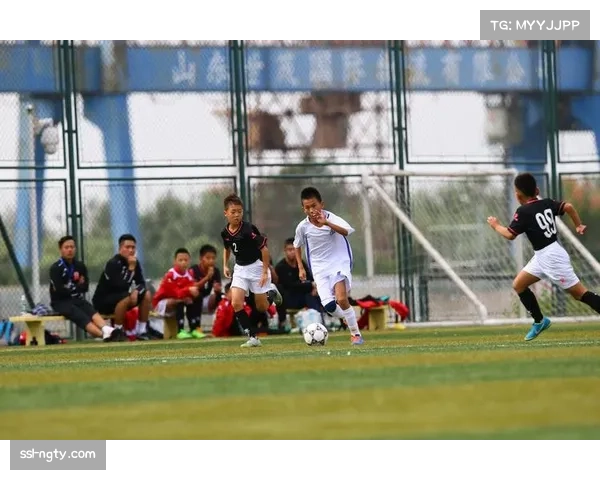 “欧冠梦想”青训营在非洲启动,为贫困儿童提供足球培训 “欧冠梦想”青训营在非洲启动,为贫困儿童提供足球培训